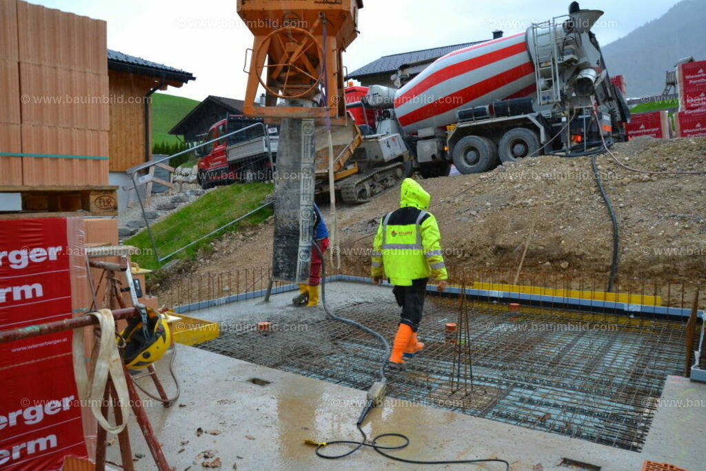 bib-lg04-betonarbeiten-0578 | Nach LV-Leistungsgruppen sortierte Detailfotos über den Bau eines Hauses. Alle Hausbau-Bilder direkt vom Urheber und Autor der Website Haus-Selber-Bauen.com