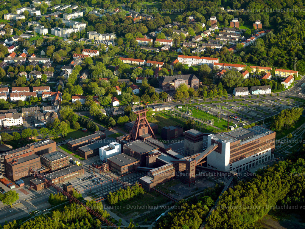 2996228 | Zeche Zollverein, Essen ESSEN 25.08.2021 Museums- Gebäude- Ensemble Zeche - Ruhr Museum in Essen im Bundesland Nordrhein-Westfalen. // Museum building ensemble pit - Ruhr Museum in Essen in the state North Rhine-Westphalia. Foto: Gerhard Launer