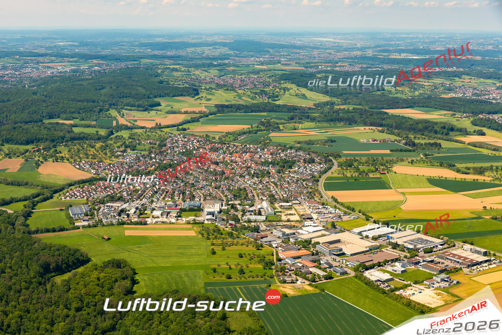 Das Luftbild zeigt :  Schlierbach - Die Luftaufnahme wurde 2024 vom UL-Flugzeug aus erstellt ( keine Drohne ) - Hochauflösende Luftaufnahme - Für grossformatige Ausdrucke geeignet. Die Geschenkidee !Mit Lizenz und Bildrechte bestellbar