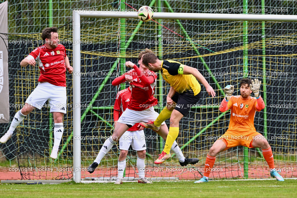 SV Arnoldstein vs. FC Union Sillian-Heinfels | #6 Gabriel Mayr FC Sillian, #31 Roman Binter SV Arnoldstein, #21 Bernhard Leitner FC Sillian, SV Arnoldstein vs. FC Union Sillian-Heinfels, SV Arnoldstein vs. FC Union Sillian-Heinfels am 29.03.2026 in Arnoldstein (Waldparkstadion Arnoldstein), Austria, (Photo by Bernd Stefan)