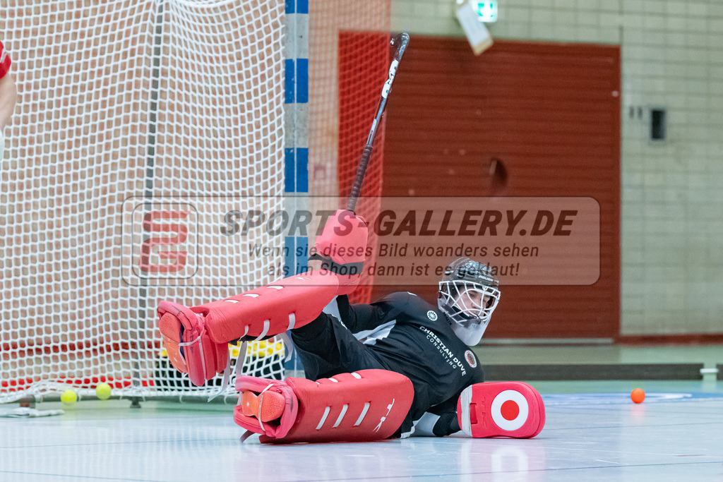 HK_20230122_103151 | 1. Bundesliga ( Halle ) Herren Crefelder HTC - Rot-Weiss Köln am 22.1.2023 Crefelder HTC  ( CHTC ) Halle Glockenspitz , Krefeld , Joshua Onyekwue Nnaji Torwart ( Crefelder HTC #29 )
