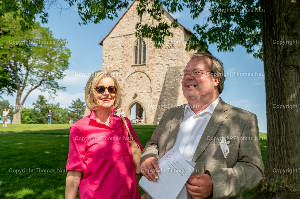 DSC_8002 | Lorsch, Welterbetag des Kloster Lorsch, die Direktorin der staatlichen Schösser und Gärten Hessen, Kirsten Worms ,mit Dr. Hermann Schefers,  Leiter der Welterbestätte Kloster Lorsch,  Bild: Thomas Neu