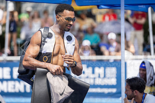 Multisport Event; Ratingen, 27.06.2026 | RATINGEN, GERMANY - JUNE 27, 2026 : Leo Neugebauer (GER / Germany) with his cooling vest competing during the Multisport Event at Stadion Ratingen on June 27, 2026 in Ratingen, Germany.