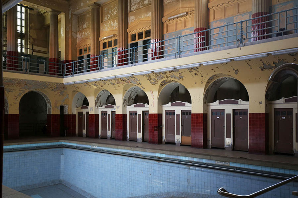 Foto: Leipzig - Stadtbad | Das Team hinter BILDLEXIKON LEIPZIG bündelt historische wie aktuelle Informationen über die Stadt Leipzig in Text und Bild auf einer Plattform und stellt diese der interessierten Öffentlichkeit zur Verfügung.