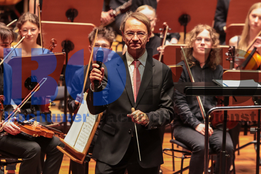 SES_BOCSIN20250609-27 | bond - Realisiert mit Pictrs.com