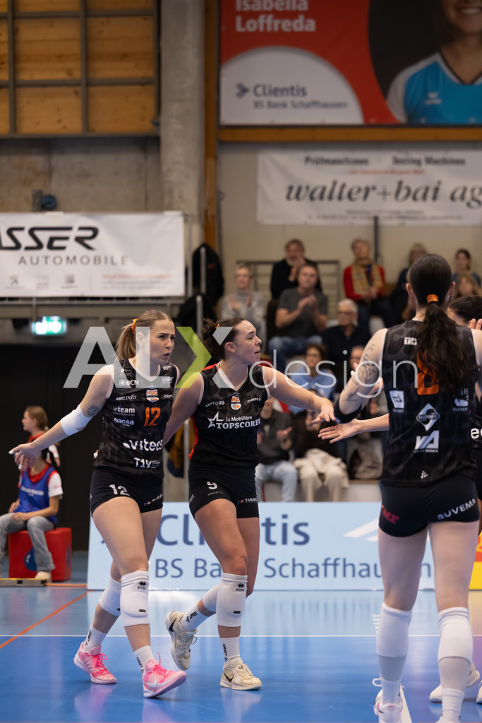 Volleyball I Frauen I Saison 2025-2026 I Volleyball NLA | Women I Round 16 I VC Kanti Schaffhausen - Viteos NUC I 31.01.2026 | Viteos Nuc Spielerkreis - Realisiert mit Pictrs.com