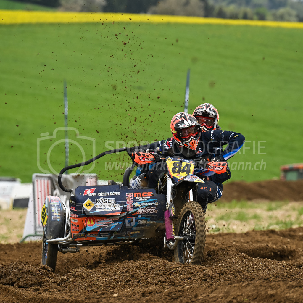 Motocross Schlatt bei Winterthur - 30. April 2023 | #84 Kaeser Remo / Doerig Cornelio aus Schweizersholz (CH) auf VMC KTM in der Kategorie Seitenwagen am Motocross Schlatt bei Winterthur, 30. April 2023. 
Instagram: @mx_schlatt | @mc_wila | @sam_schweiz
Bild: Sportfotografie Markus Aeschimann | www.markus-aeschimann.ch - Realisiert mit Pictrs.com