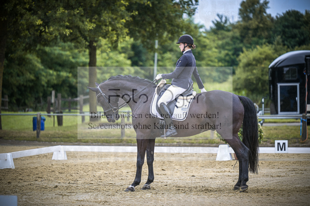 DOS_5001 | Entdecke hochwertige Reitturnierfotos von Foto Oger. Professionell, emotional und authentisch – jetzt Lieblingsmomente im Shop bestellen. - Realisiert mit Pictrs.com