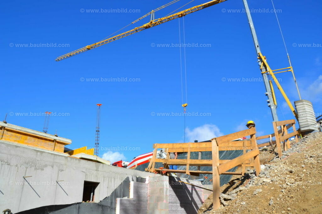 bib-lg04-betonarbeiten-0417 | Nach LV-Leistungsgruppen sortierte Detailfotos über den Bau eines Hauses. Alle Hausbau-Bilder direkt vom Urheber und Autor der Website Haus-Selber-Bauen.com