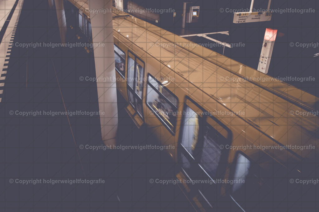 Subway | Kaufen sie online außergewöhnliche Fotografien auf Leinwand Acrylglas Fotoprint Aludibond von holgerweigeltfotografie - Realisiert mit Pictrs.com