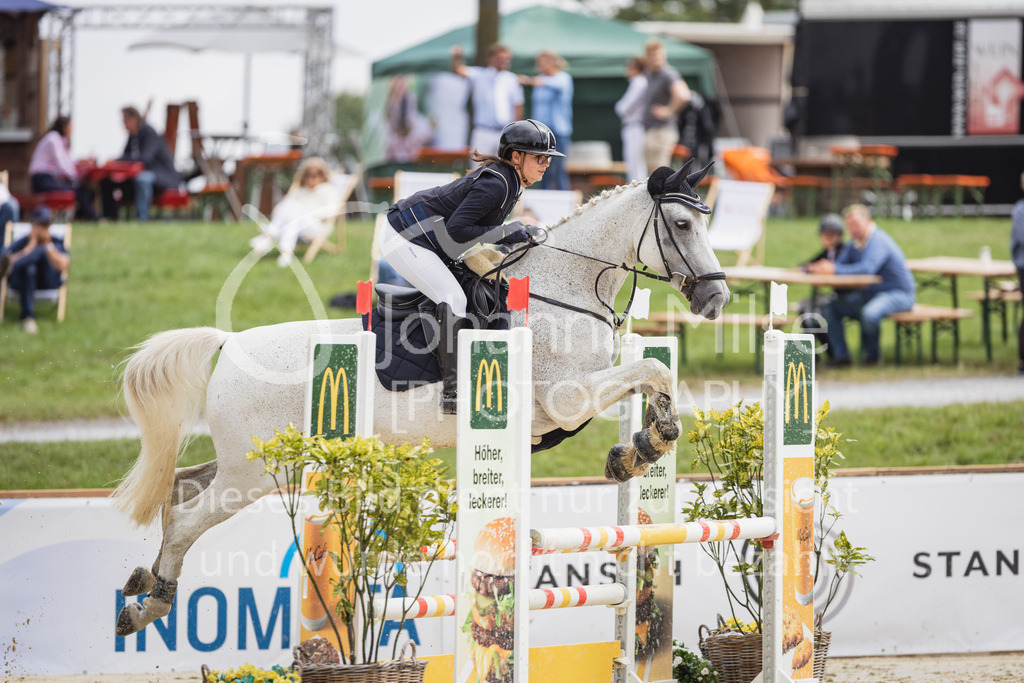 230728_BHO_A1-Stil-1-146 | Deine schönsten Turniermomente als professionelle Fotos! Entdecke hochwertige Pferdesport-Fotografie im Online-Shop. Jetzt Fotos finden & bestellen!