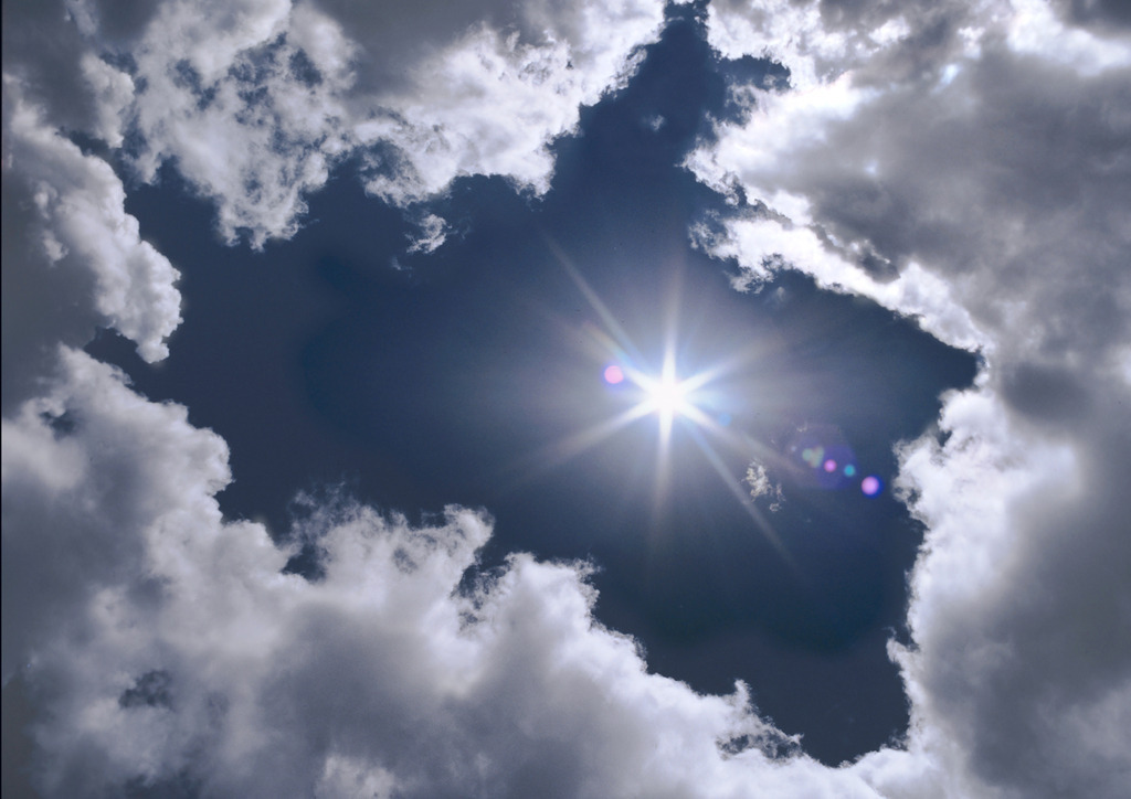 WolkenWort  56_Aufklaren_0115 | Wolkenwort # 15
Nachmittagshimmel über Offenburg Sued, Juni 2004
Fotoausstellung WOLKENWORTE, Oberbank Salzburg, Am alten Markt 4. 30.5. - 30.6.2006. Eine Veranstaltung der Europagesellschaft Salzburg.