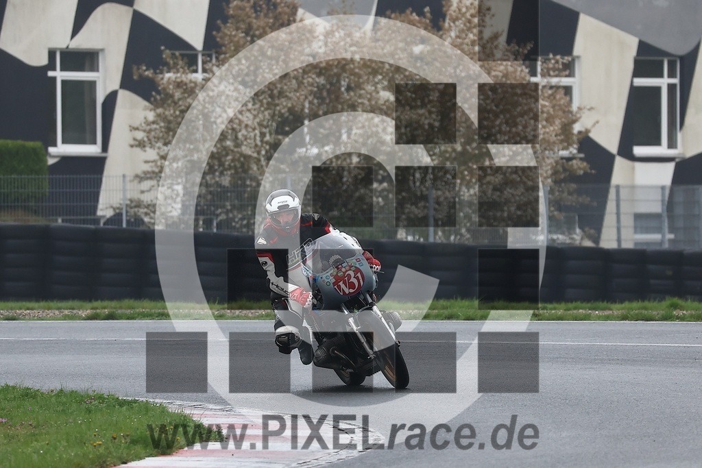 0w31-20260419_05086 | Schöne Erinnerungen an spannende Momente - das festzuhalten ist unser Job. PIXELrace.de ist seit 2003 auf den Rennstrecken Europas unterwegs um die Action draußen beim Fahren und die wunderbare Stimmung imm Fahrerlager für euch einzufangen.