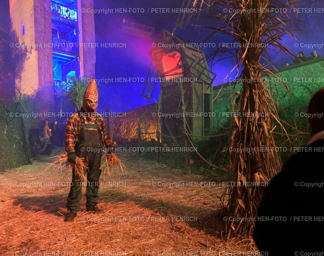 Halloween | 20.10.2023 Opening zum 43. und letzten Halloween Event (20.10. bis 04.11.2023) mit 130 Monster und Shows zum Gruseln auf Burg Frankenstein vor Schließung und Renovierung von Burganlage und Restaurant. (Foto: Peter Henrich) - Realisiert mit Pictrs.com