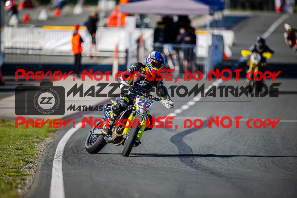 MaZZes_FotoMatrix_220903_9797 | S3