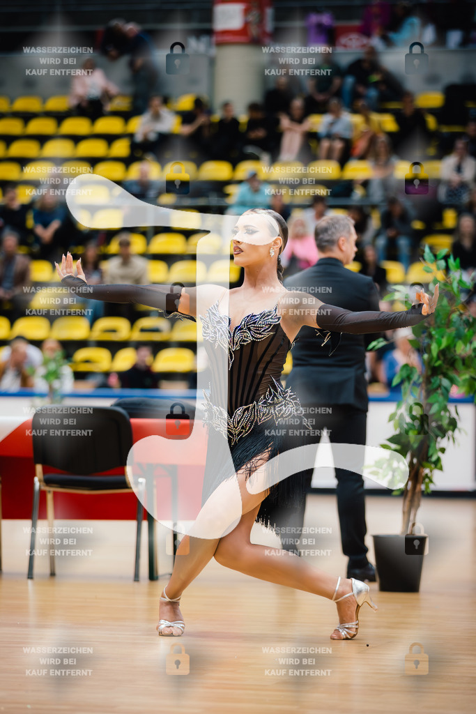 Hessen Tanzt WDSF International Open Latin 11th (43) Justin Lauer _ Rita Schumichin (TSC Saltatio Neustadt im TV 1860 Mußbach)-2025-05-18-4538 | Webshop for digital downloads and prints of dance sport, event & show photographer Julian Link - Realisiert mit Pictrs.com