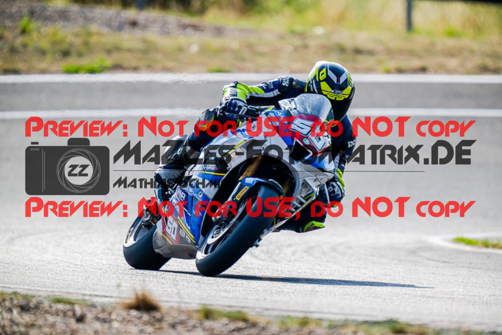 MaZZes_FotoMatrix_220722_0307 | PRO SUPERSTOCK