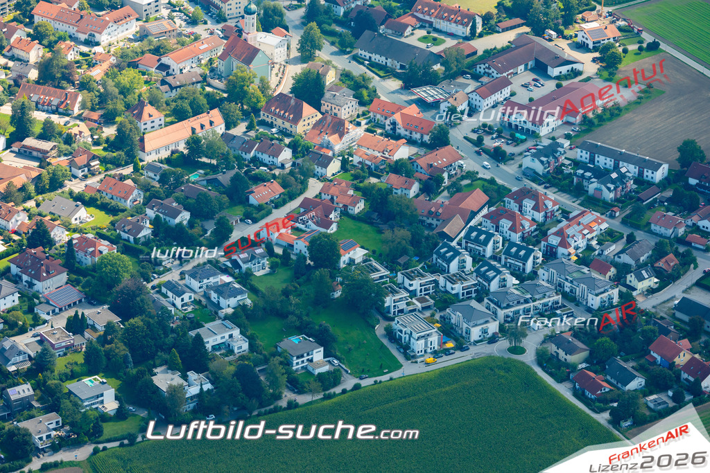 Das Luftbild zeigt :  Zorneding - Die Luftaufnahme wurde 2024 vom UL-Flugzeug aus erstellt ( keine Drohne ) - Hochauflösende Luftaufnahme - Für grossformatige Ausdrucke geeignet. Die Geschenkidee !Mit Lizenz und Bildrechte bestellbar