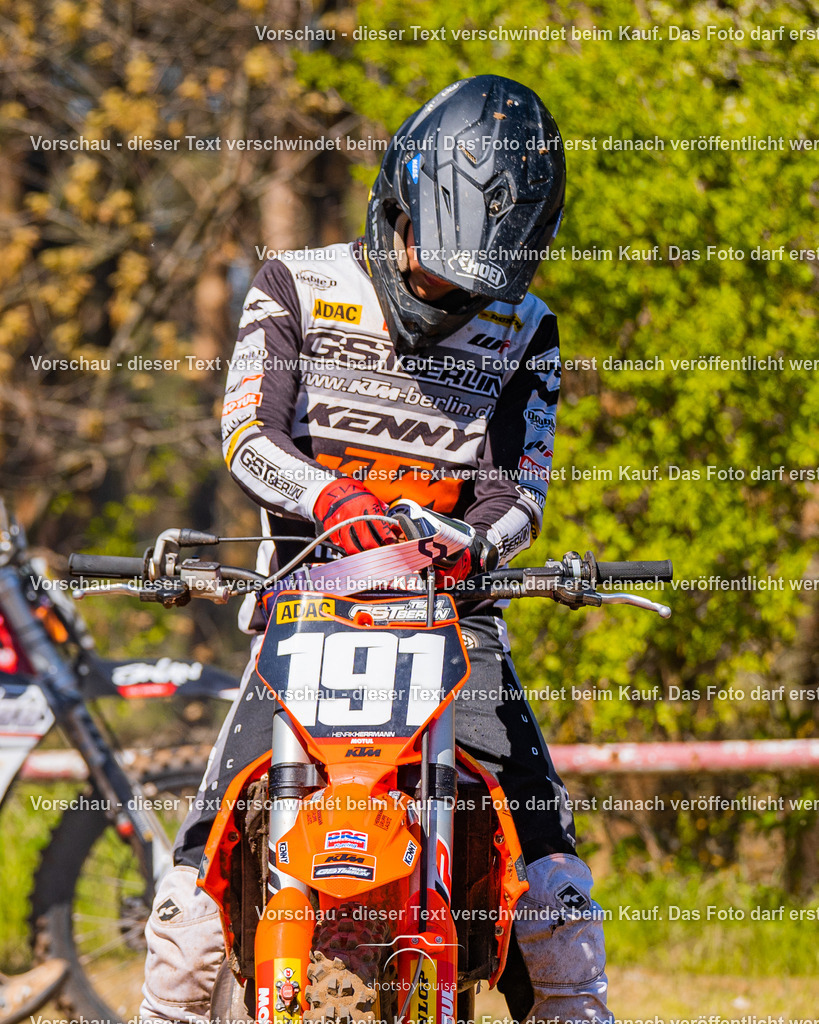 20260501_MCWriezen-2867 | Sportfotografin aus Berlin-Brandenburg mit Fokus auf Motocross. Ich halte deine sportliche Leistung und echte Emotionen auf und neben der Strecke professionell fest. Entdecke die Fotos von deinem Rennen und bestelle sie direkt hier im Shop.