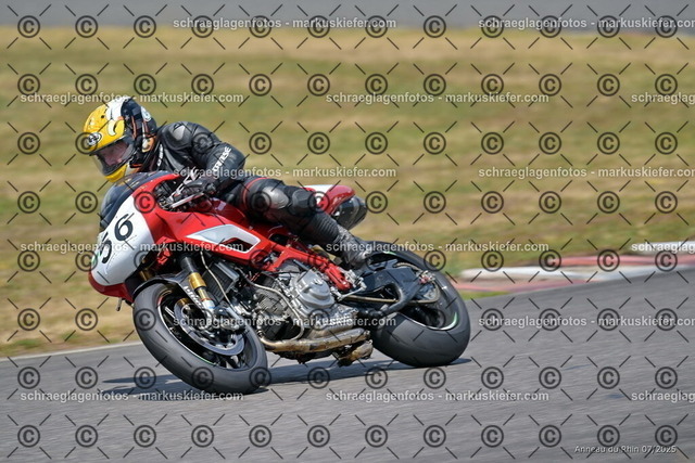 25bt04-1334 | markuskiefer.com - Realisiert mit Pictrs.com