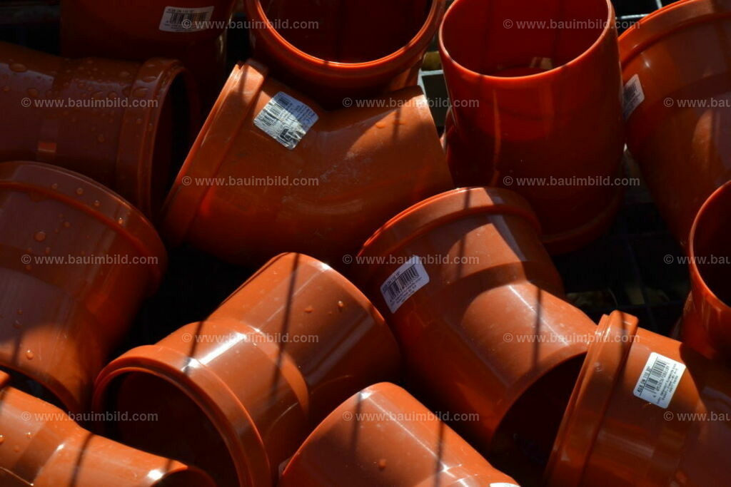 bib-lg03-abwasserkanal-0000 | Nach LV-Leistungsgruppen sortierte Detailfotos über den Bau eines Hauses. Alle Hausbau-Bilder direkt vom Urheber und Autor der Website Haus-Selber-Bauen.com