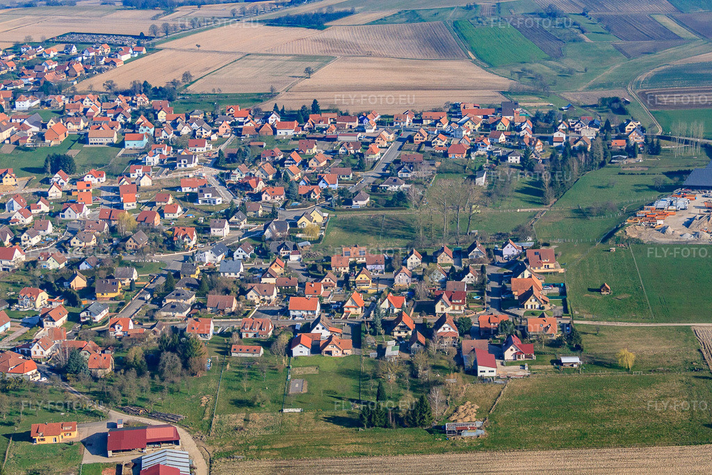 Vue aérienne: Vue de la ville depuis le sud à Surbourg dans le département Bas Rhin, France – .Photo: IMG_62755.jpg prise le 09/03/2014 par Werner Riehm/FLY-FOTO.eu – Résolution de l'original: 4752 x 3168 px