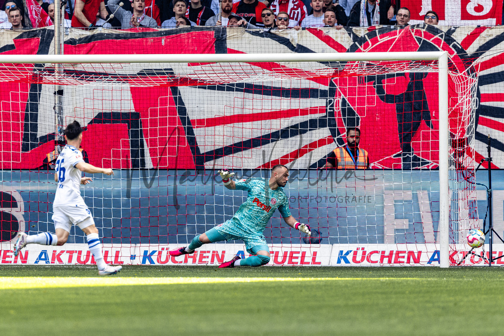 Fortuna Düsseldorf vs. Karlsruher SC | Düsseldorf, 30.04.2023: 2. Bundesliga, 30. Spieltag, Fortuna Düsseldorf gegen Karlsruher SC in der Merkur Arena in Düsseldorf. Foto: sportfotografie.ms | Markus Paletta - Realisiert mit Pictrs.com