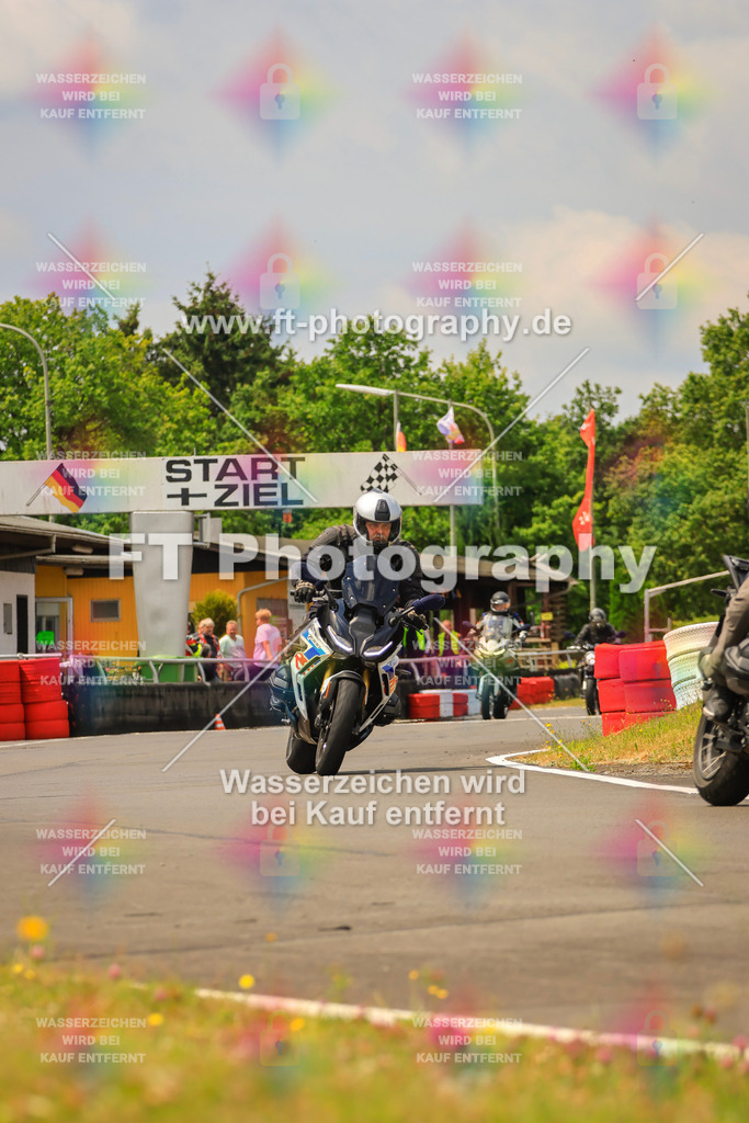 _DSK2547 | Hier findet Ihr Bilder von Touristenfahrten auf der Nürburgring Nordschleife oder von anderen Veranstaltungen die ich besucht habe. Viel Spass beim Durch Schauen 