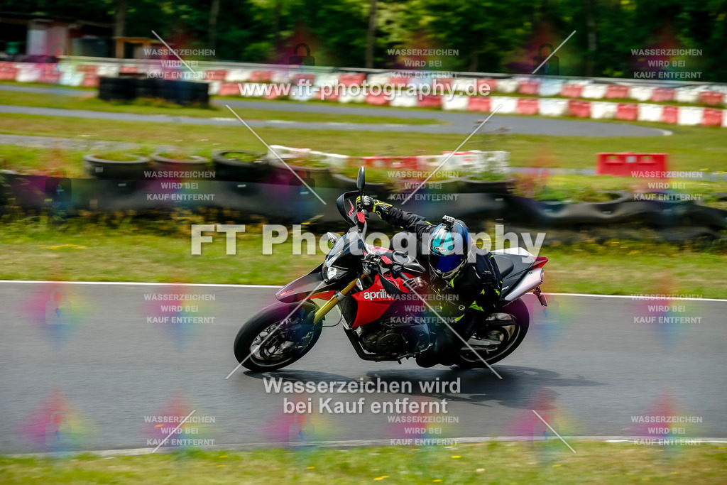 VBK-4842 | Hier findet Ihr Bilder von Touristenfahrten auf der Nürburgring Nordschleife oder von anderen Veranstaltungen die ich besucht habe. Viel Spass beim Durch Schauen 