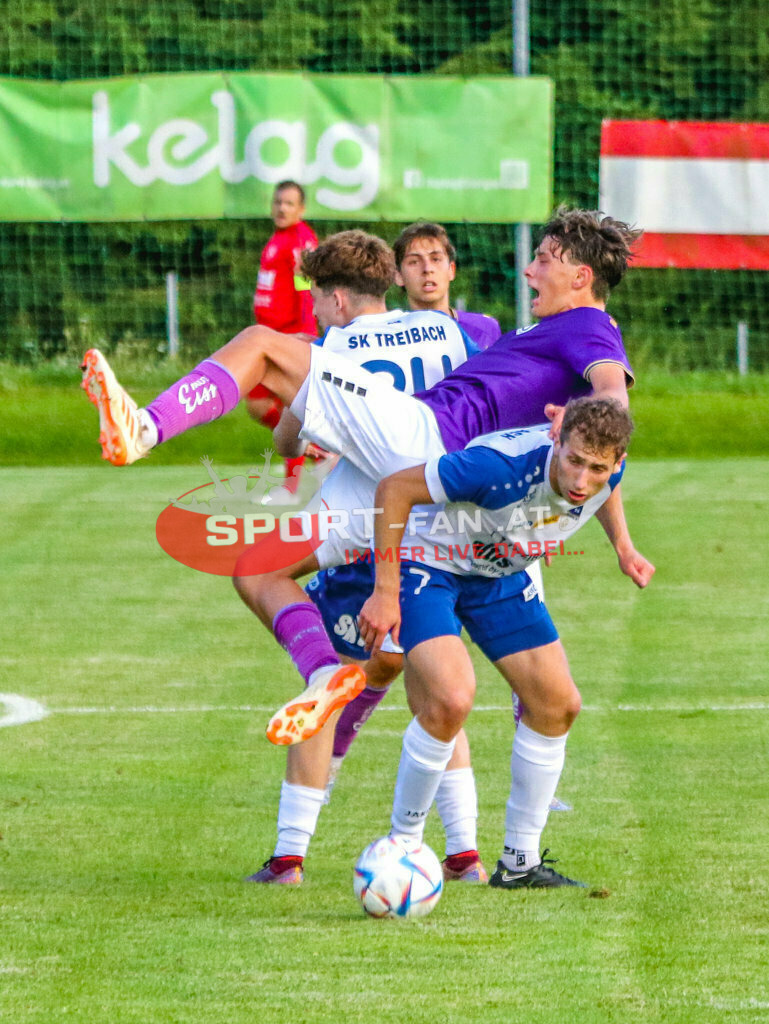 Austria Klagenfurt Amateure - SK Treibach 1-1, Kärntner Liga 2. Runde | Lukas Pippan (SK Treibach #7) Luca Weitensfelder (SK Treibach #24) Lukas Urnik (SK Treibach #8) Austria Klagenfurt Amateure - SK Treibach 1-1 am 08.08.2023 in Brückl
(Sportplatz), Austria, (Photo by Ernst Krawagner sport-fan.at) - Realisiert mit Pictrs.com