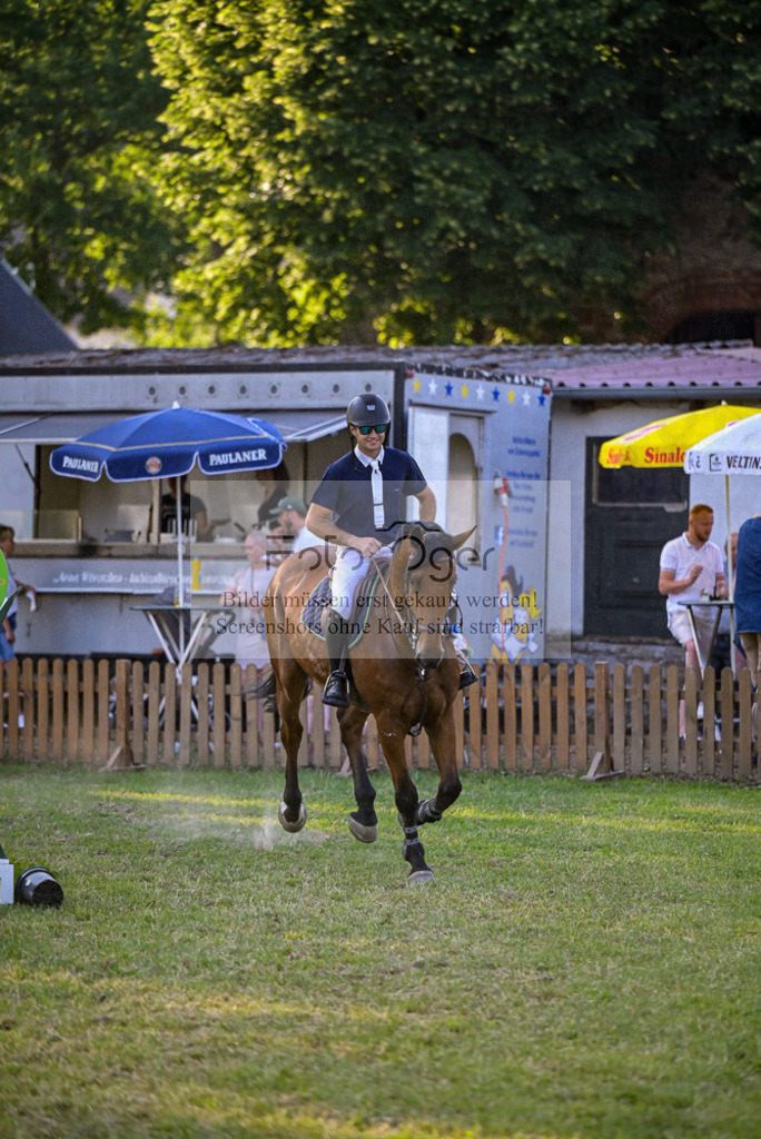 Reitturnier Voxtrup | Entdecke hochwertige Reitturnierfotos von Foto Oger. Professionell, emotional und authentisch – jetzt Lieblingsmomente im Shop bestellen.Deutschlandweite Turnierfotografie. - Realisiert mit Pictrs.com