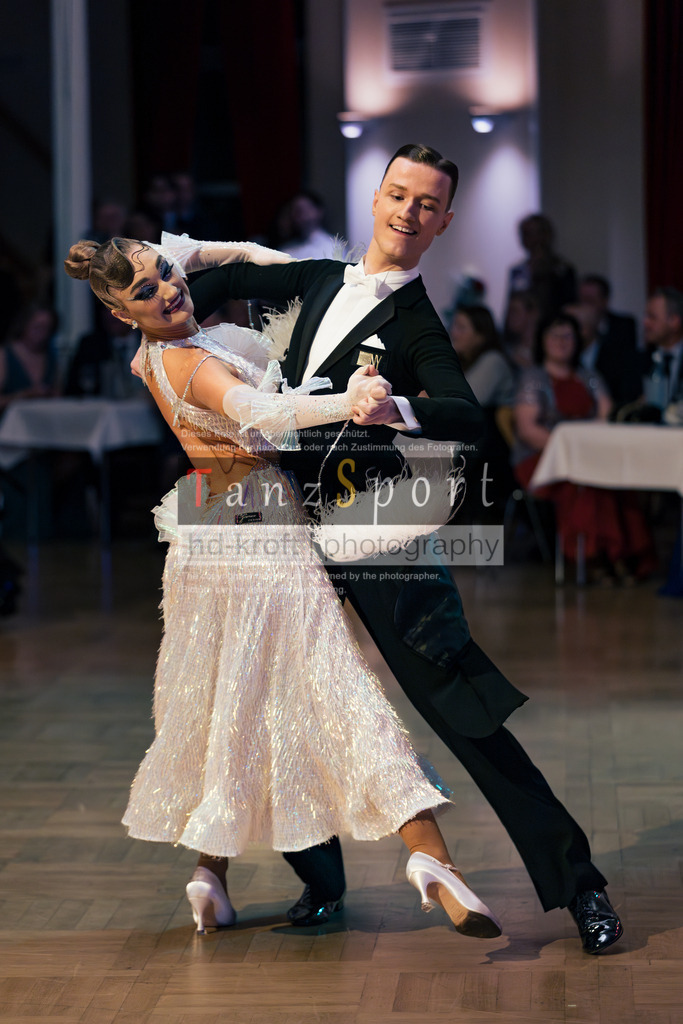 20251129_DM-HGS-S-Std_09827 | Tanzsportbilder, Standardtanz, Lateintanz, WDSF, DTV, LTVB, dancecomp, goc, hessen tanzt, blaues band der spree, walzer, tango, wiener walzer, slowfox, quickstepp, samba, rumba, cha-cha-cha, paso doble. jive, hd-kroft photography, turniertanzsport