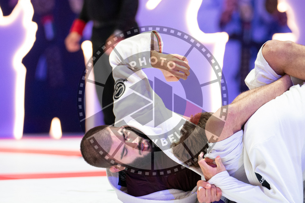 20231109PBB5195 | Fighters compete during the AJP World Professional Championship in the Mubadala Arena in Abu Dhabi, Arab United Emirates, on November 9, 2023.