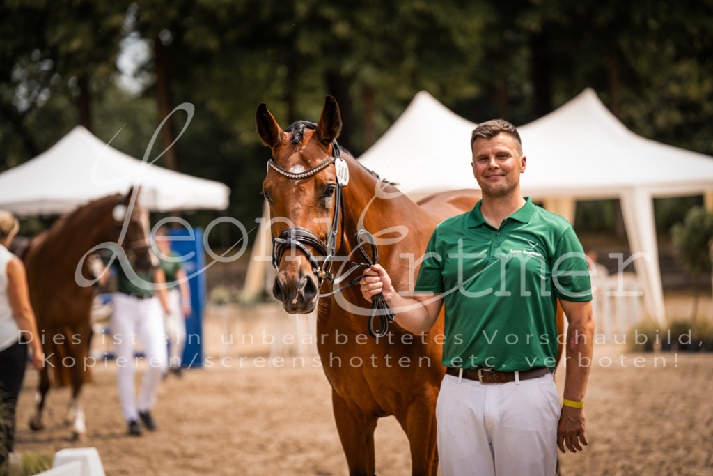 3.Fr00133 | Leoni Ertmer Photography - Realisiert mit Pictrs.com