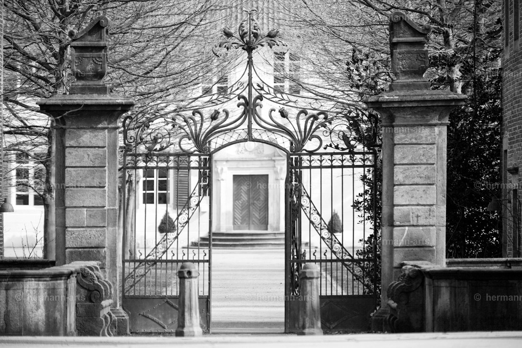 Hermann-Arts_Barockes Tor_008 | Photo Foto Kunst Art schwarzweiss Bilder Rheine Münster Berlin Blumen 