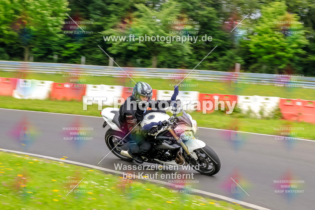 VBK-7244 | Hier findet Ihr Bilder von Touristenfahrten auf der Nürburgring Nordschleife oder von anderen Veranstaltungen die ich besucht habe. Viel Spass beim Durch Schauen 