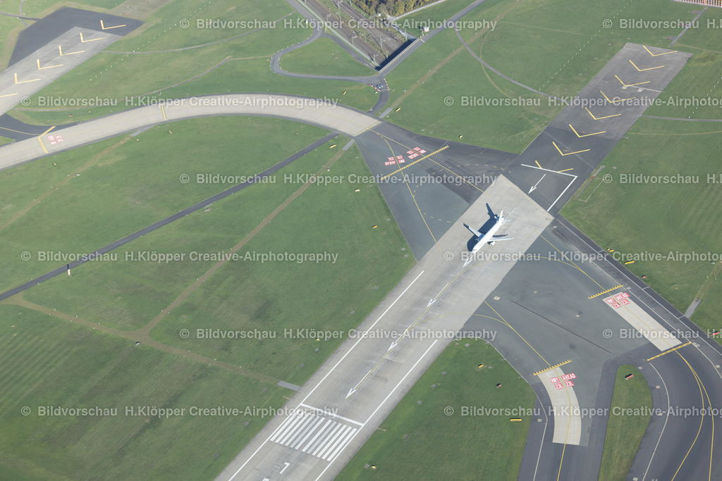 luftbild-duesseldorf-airport-23l-8726 | Luftbildfotografie Hermann Klöpper - Realisiert mit Pictrs.com