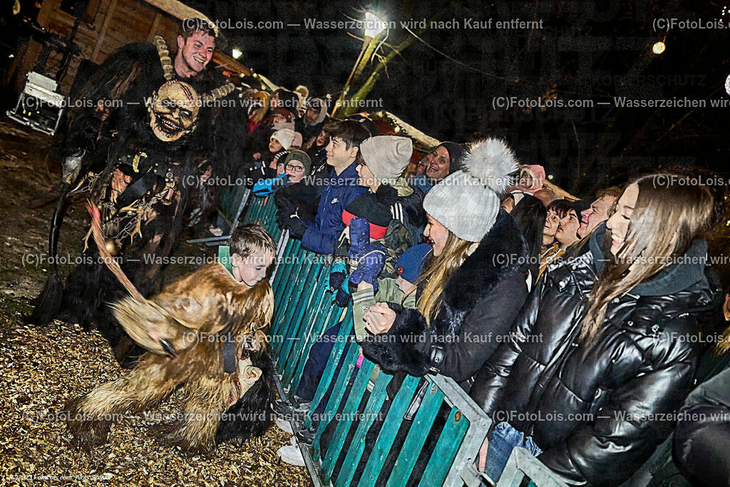 ALP5388_WIESELBURGER ADVENT_Perchtenlauf | (C)FotoLois.com, Alois Spandl, WIESELBURGER ADVENT, Perchtenlauf, So 10. Dez. 2023.