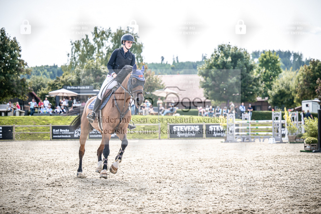 DOS_8380 | Entdecke hochwertige Reitturnierfotos von Foto Oger. Professionell, emotional und authentisch – jetzt Lieblingsmomente im Shop bestellen. - Realisiert mit Pictrs.com