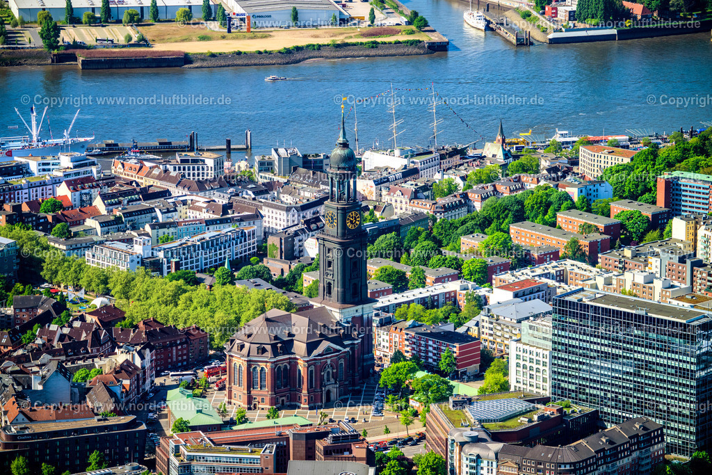 Hamburg_St. Michaelis_Michel_ELS_5994090525 | HAMBURG 09.05.2025 Hauptkirche Sankt Michaelis "Michel" im Stadtteil Neustadt in Hamburg, Deutschland. Weiterführende Informationen bei: Hauptkirche St. Michaelis. // Main church Sankt Michaelis "Michel" in the district Neustadt in Hamburg, Germany. Further information at: Hauptkirche St. Michaelis. Foto: Martin Elsen