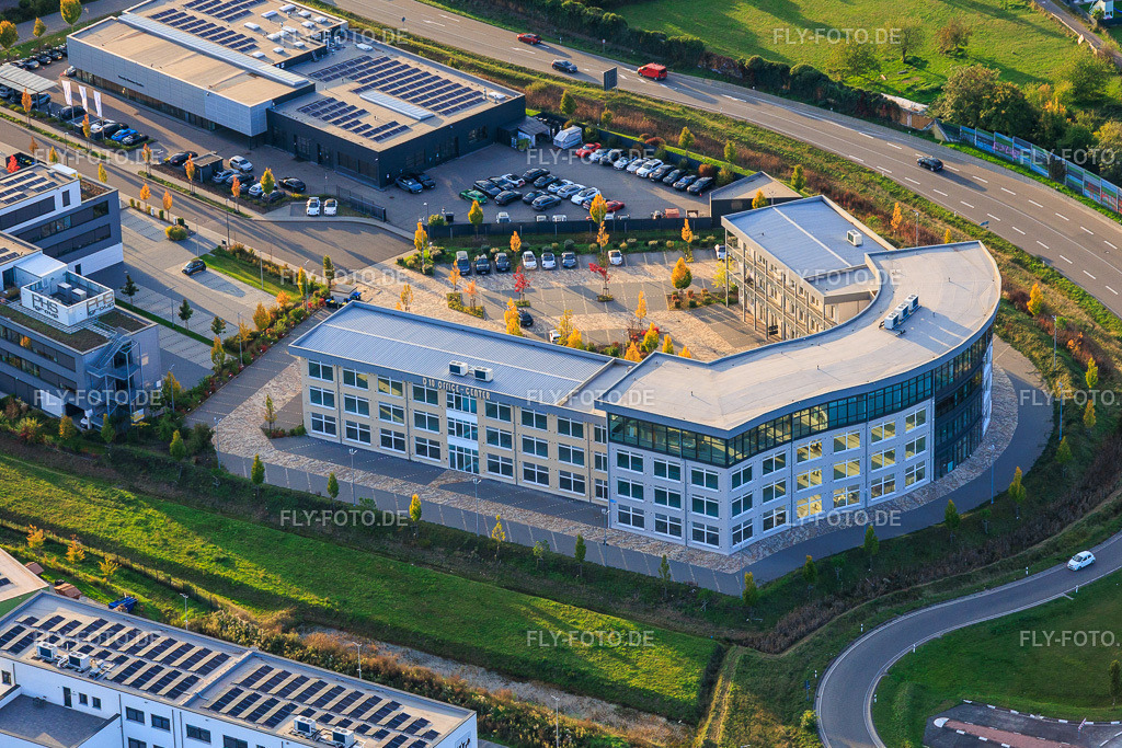 D10 Office-Center und PimpUP GmbH https://pimpup.io/ | Luftbild: D10 Office-Center und PimpUP GmbH https://pimpup.io/ im Ortsteil Queichheim in Landau im Bundesland Rheinland-Pfalz in Deutschland. Foto: IMG_150300.jpg vom 15.10.2025 durch Werner Riehm/FLY-FOTO.de - Realisiert mit Pictrs.com