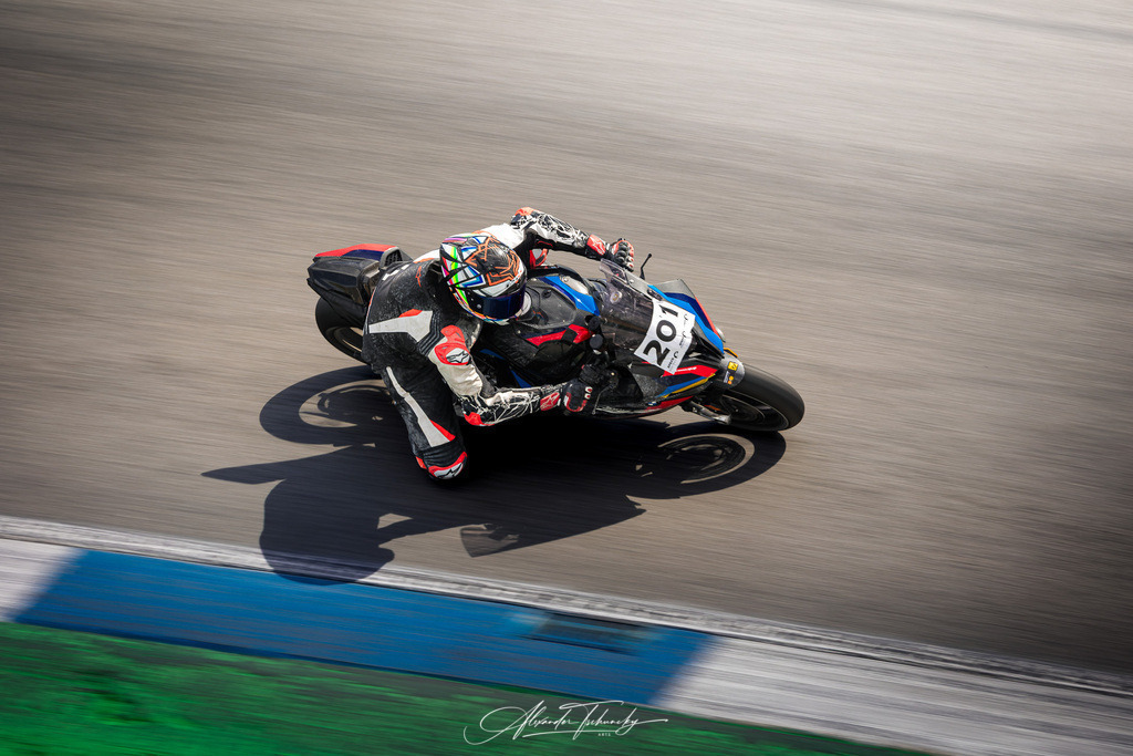 Ducati Trackday Hockenheimring 2026 | Entdecken Sie die faszinierende Welt von Alexander Tschuncky Arts: Kreative Fotografie, atemberaubende Automobilkunst und hochwertiger Bilderdruck. Lassen Sie sich inspirieren! - Realisiert mit Pictrs.com