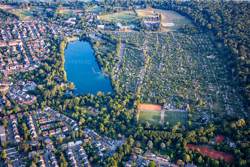 Luftbild: Anlage des Kleingärtnerverein Mannheim-Süd und Sommerbad am Stollenwörthweiher im Ortsteil Niederfeld in Mannheim im Bundesland Baden-Württemberg in Deutschland.Foto: IMG_137198.jpg vom 24.06.2023 durch Werner Riehm/FLY-FOTO.deKleingärtnerverein Mannheim-Süd e.VErstelle eine oder ein Blog auf WordPress.com