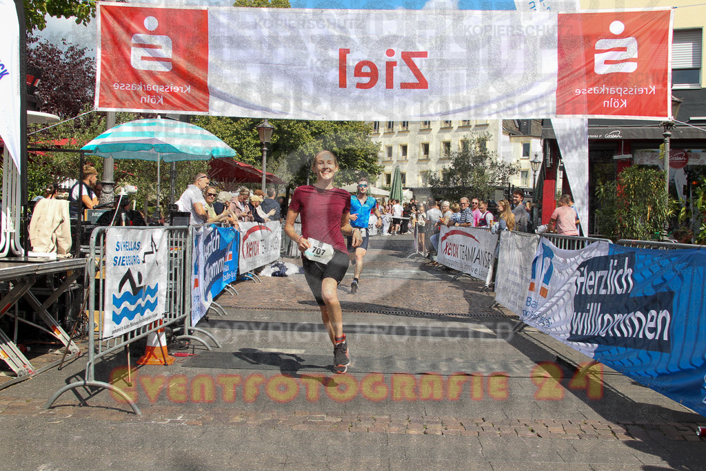 250824_1451_EV4_2311 | Sportfotografie im Rhein-Sieg Kreis, Köln, Bonn, NRW, Rheinland Pfalz, Hessen, etc. Unser Tätigkeitsfeld umfasst den Laufsport vom Volkslauf über den Marathon, Duathlon, Triathon bis zum Ultralauf wie Kölnpfad Ultra oder Schindertrail.