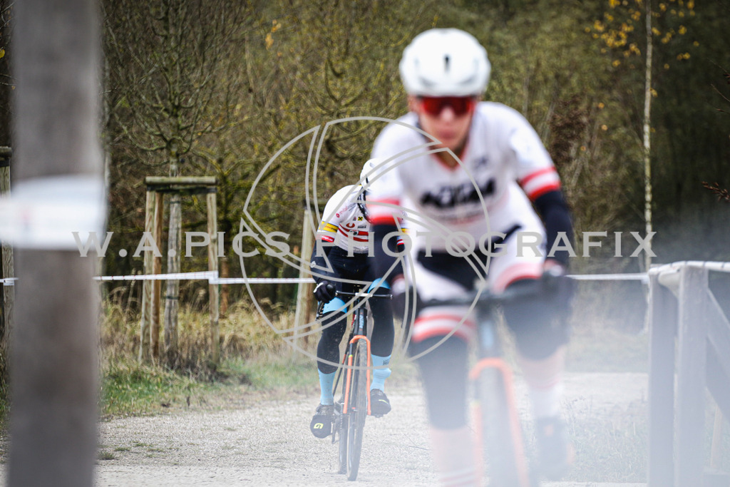 ..... | AUSTRIA, 24.11.24, 3.Radquerfeldein GP um das Sportzentrum Gunskirchen Image shows: Photo: Wapics / Andreas Willdoner