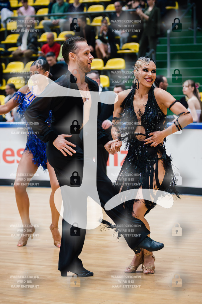 Hessen Tanzt WDSF International Open Latin 4th (83) Vitalii Zakharov _ Tabea Louisa Thaler (TC Blau-Orange Wiesbaden)-2025-05-18-4042 | Webshop for digital downloads and prints of dance sport, event & show photographer Julian Link - Realisiert mit Pictrs.com
