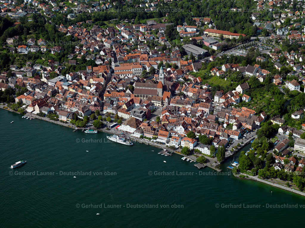 3076076 | ÜBERLINGEN 12.06.2020 Stadtansicht des Innenstadtbereiches an den Uferbereichen des Bodensee in Überlingen im Bundesland Baden-Württemberg, Deutschland. // City view of the downtown area on the shore areas of Lake of Constance in Ueberlingen in the state Baden-Wuerttemberg, Germany. Foto: Gerhard Launer