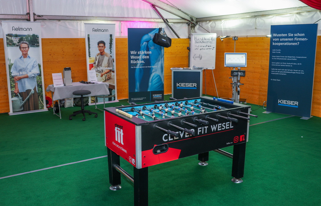 top-top.de250214-011 | Die 3. Weseler SportNacht, die große Sportgala mit Ehrungen der Weseler Sportler des Jahres 2024 findet am Freitag, den 14.02.2025 im Festzelt an der Rheinpromenade statt.Foto: Erwin Pottgiesser