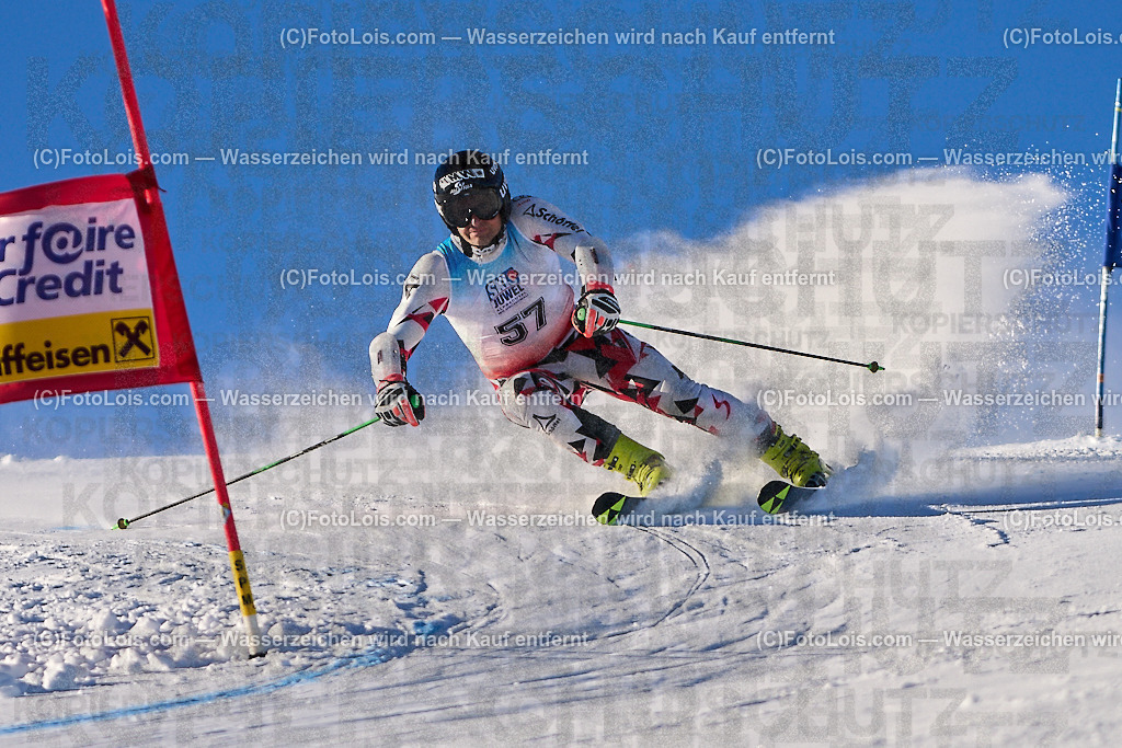 ALP4084_MASTERS-Cup_GS-A Herrn_Schachinger Heinz | (C)FotoLois.com, Alois Spandl. FIS Masters-Cup Wildschönau, Giant Slalom auf der Piste Schatzberg GS, Siegerehrung auf dem Dorfplatz Niederau, Sa 13. Januar 2024.