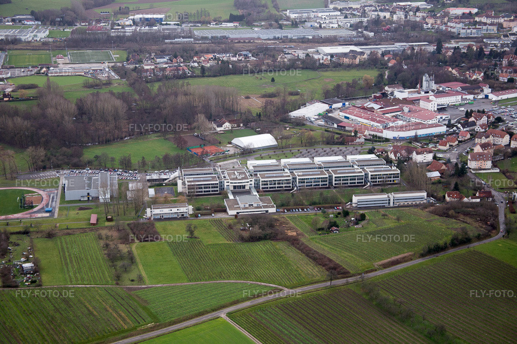 Luftbild: Wissembourg, Schulzentrum in Schweighofen im Bundesland Rheinland-Pfalz in Deutschland. – Foto: IMG_085825.jpg vom 08.01.2016 durch Werner Riehm/FLY-FOTO.de – Auflösung des Originals: 5472 x 3648 px